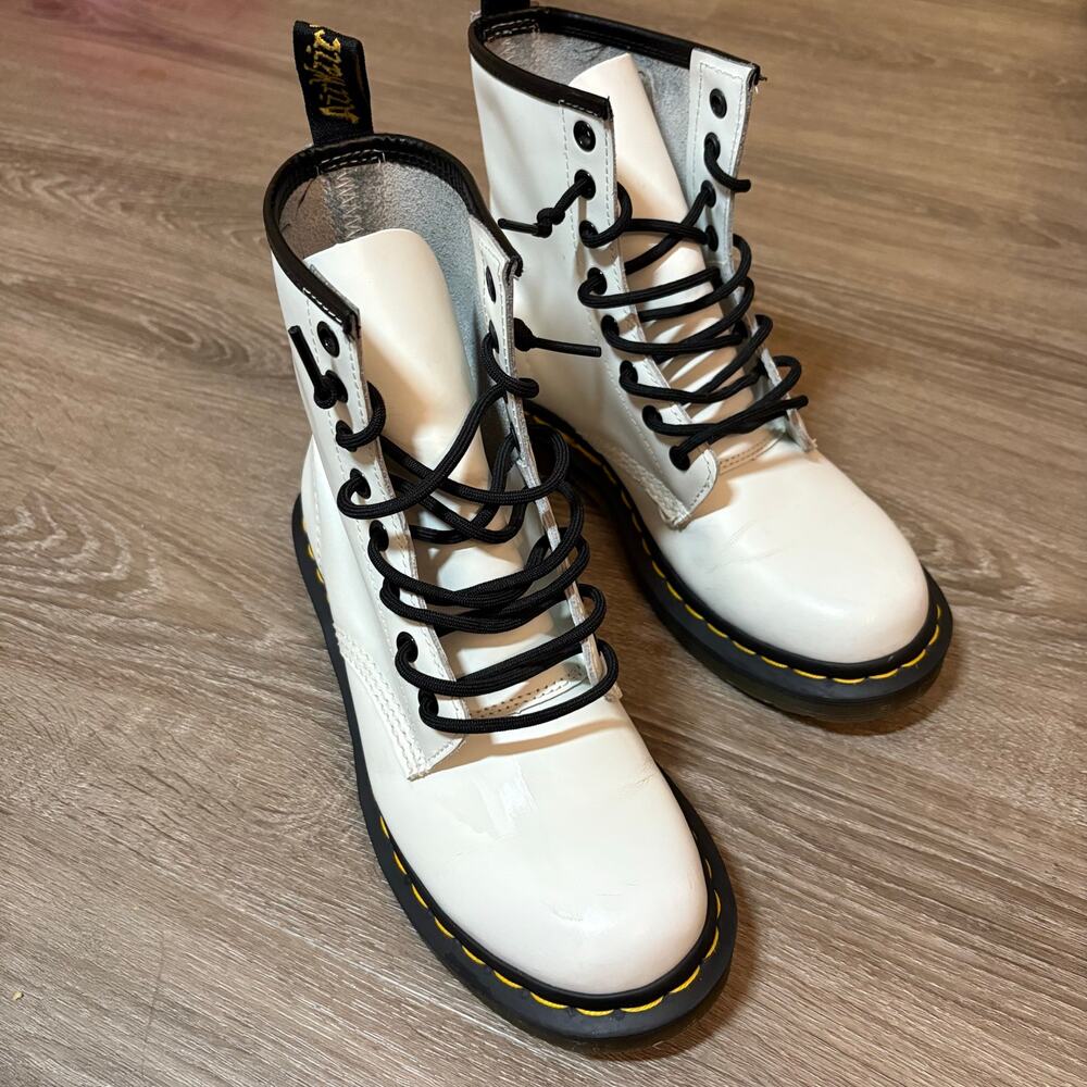 Dr. Martens 1460 White Leather 8 Eye Boots Womens US 6 EU 37 Classic Combat